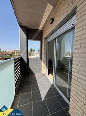 Apartament a Puerto Deportivo. Apartamento reformado con terraza, en la provincia de alicante,