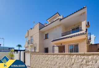 Casa adosada en La Veleta. Casa con piscina comunitaria en la provincia de alicante, en tor