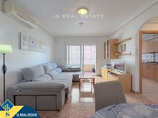 Apartament a Las Piscinas Naturales. Apartamento con terraza en la provincia de alicante, en torrevie