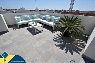 Haus in San Miguel de Salinas. Bungalow con piscina comunitaria, en la provincia de alicante, e