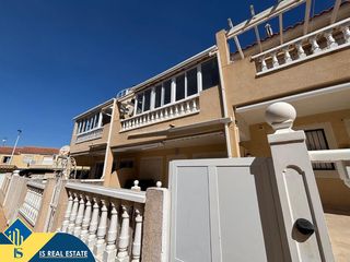 Haus in Aguas Nuevas. Bungalow con piscina comunitaria en la provincia de alicante, en