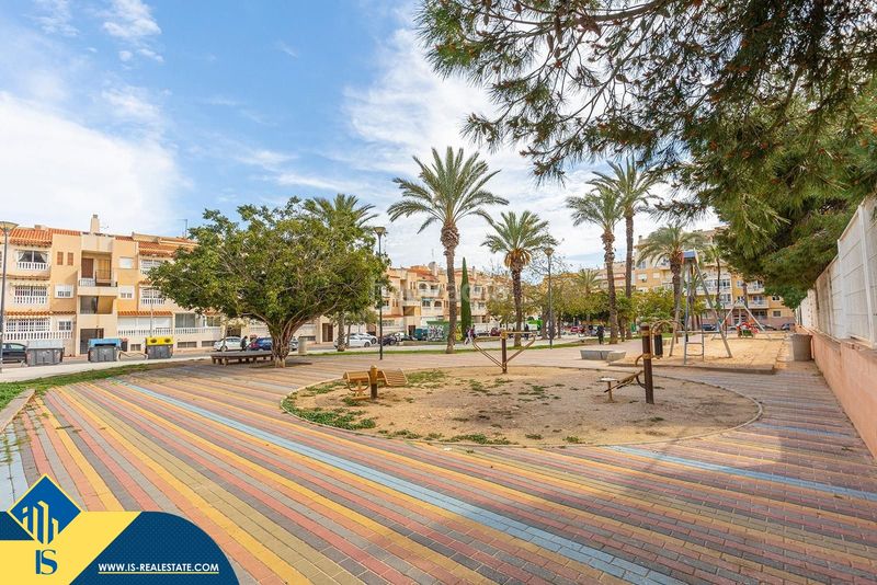 Foto 0a1dea6d-b2df-411c-a468-7071afbe2b38. Àtic amb piscina a nueva Torrevieja Torrevieja