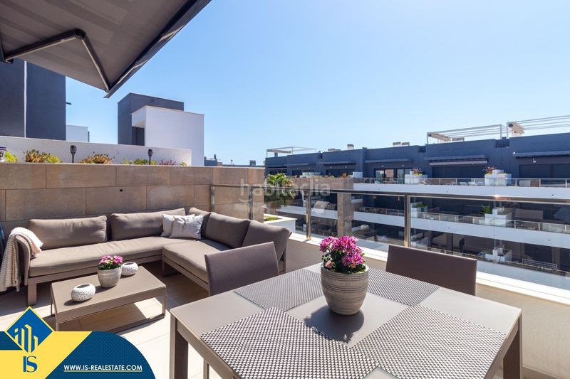 Foto 0abcedee-eb7d-4130-bd7a-dd1605a67b53. Àtic amb aparcament piscina a Playa Flamenca Orihuela