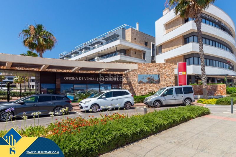 Foto 3fc304a1-47a5-4968-a824-c983099edf6c. Àtic amb aparcament piscina a Playa Flamenca Orihuela