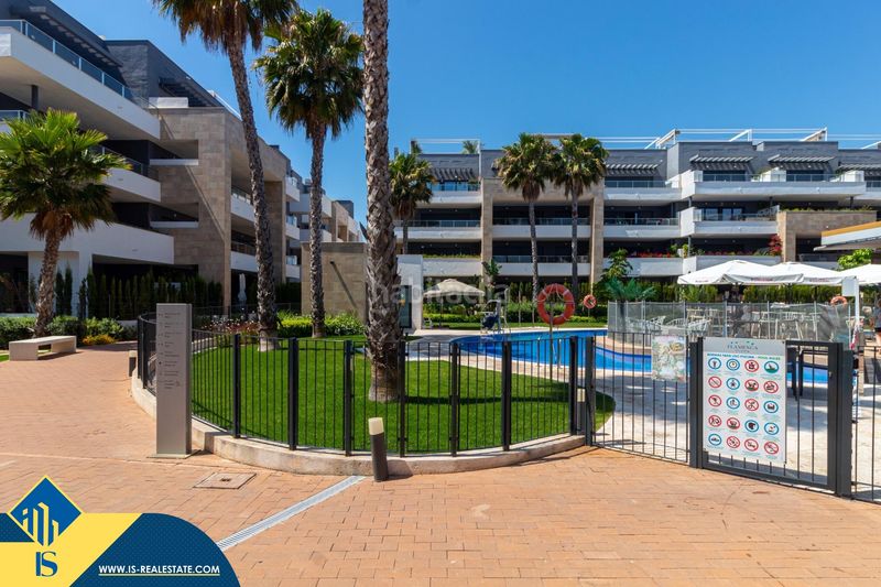 Foto 44be26e6-6e2a-40aa-a120-6f65b179732b. Àtic amb aparcament piscina a Playa Flamenca Orihuela