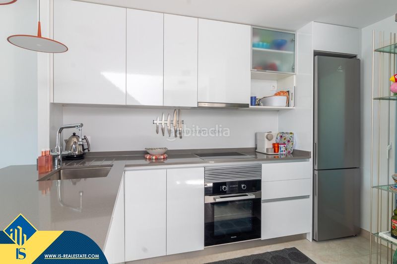 Foto 5f8693e2-7bed-4051-8986-28693f2bce4b. Àtic amb aparcament piscina a Playa Flamenca Orihuela