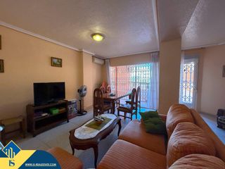 Flat in Avenida Habaneras - Curva de Palangre. Apartamento con piscina comunitaria, en la provincia de alicante