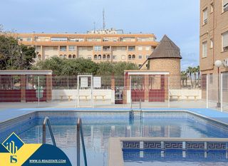 Apartament a Centro - Muelle Pesquero. Apartamento con piscina comunitaria, en la provincia de alicante