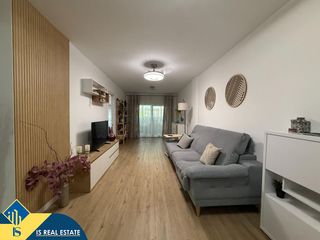 Apartament a Parque de las Naciones. Apartamento reformado con terraza, en la provincia de alicante,