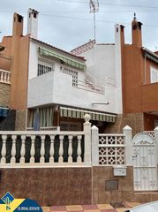 Casa a Aguas Nuevas. Bungalow con terraza, en la provincia de alicante, en la ciudad