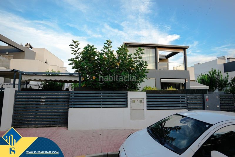 Foto 071be8b4-5816-4a81-aae7-0251ec414293. Casa amb aparcament a Aguas Nuevas Torrevieja