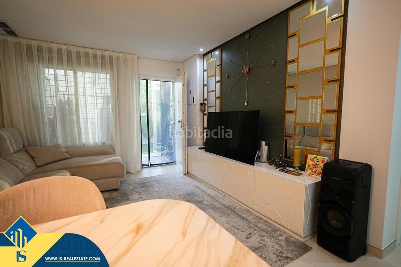 Foto dc312327-7a5e-40e5-bd84-6d8ea93c6735. Casa amb aparcament a Aguas Nuevas Torrevieja