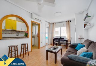 Apartment in Parque de las Naciones. Apartamento con terraza en la provincia de alicante, en torrevie