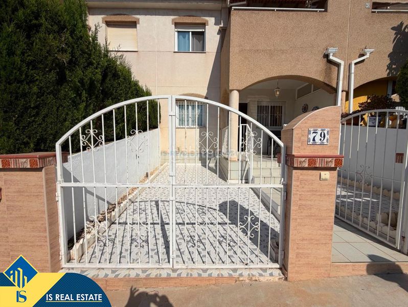 Foto 1176367a-d20a-4fc9-b98d-4ad3a1bab299. Casa amb calefacció aparcament piscina a Aguas Nuevas Torrevieja