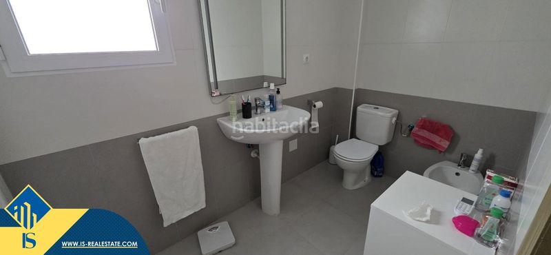 Foto 984bd2a9-69fd-44b6-9bd6-08f6a932b586. Pis a Zona Playa de los Locos Torrevieja
