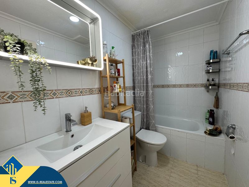 Foto 3bb0c948-3b7d-42a3-9bd2-41ed806631f5. Casa amb piscina a Antonio Machado Torrevieja