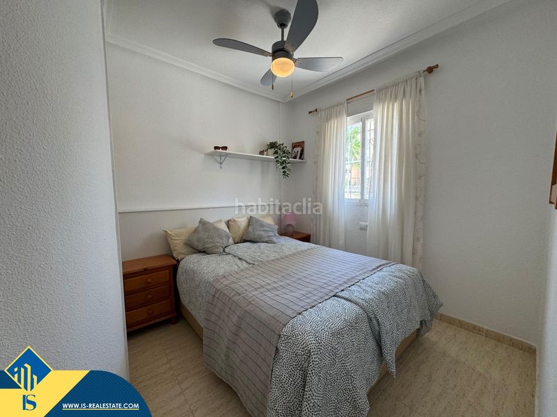 Foto 43df33d3-231f-4fd0-a613-341543ee9772. Casa amb piscina a Antonio Machado Torrevieja
