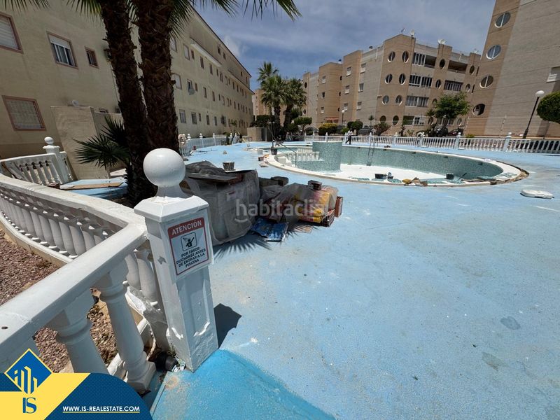 Foto 69d43c9e-05a6-47b8-9c85-12121306def5. Casa amb piscina a Antonio Machado Torrevieja
