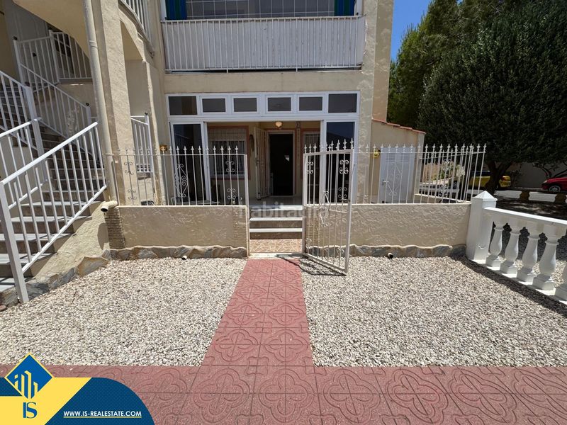 Foto c455c3a3-29a2-432d-9824-c789182187ce. Casa amb piscina a Antonio Machado Torrevieja
