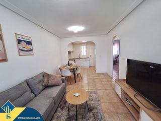 Casa a Antonio Machado. Bungalow reformado con piscina comunitaria, en la provincia de a