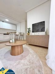 Apartament a Zona Playa de los Locos. Apartamento reformado con balcón, en la provincia de alicante, e