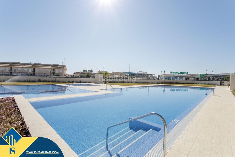 Foto d4bc2f8d-0041-4dee-862c-1cc5fdf8f999. Àtic amb piscina a Torreblanca Torrevieja