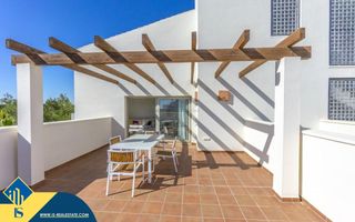Àtic a San Miguel de Salinas. Ático con piscina comunitaria, en la provincia de alicante, en o