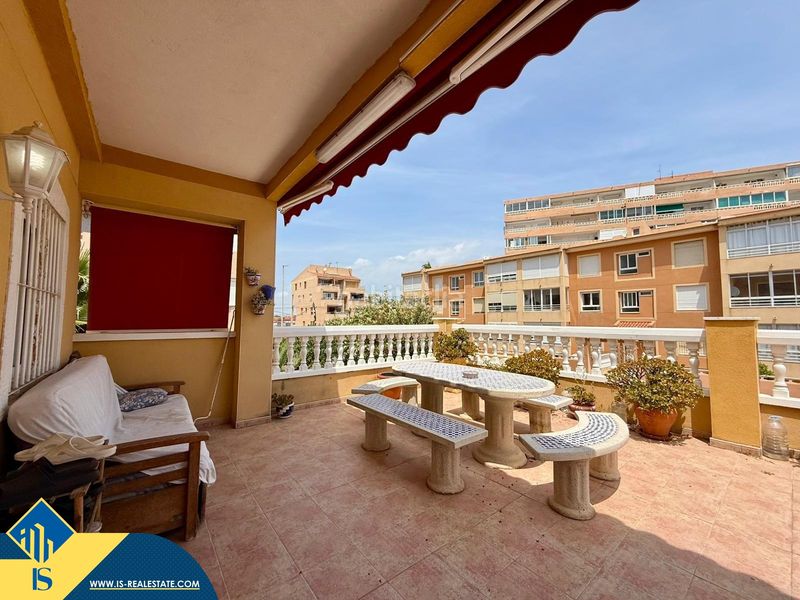 Foto d189f065-bd50-4227-8062-17b81f967ab6. Àtic amb aparcament a Los Europeos Torrevieja