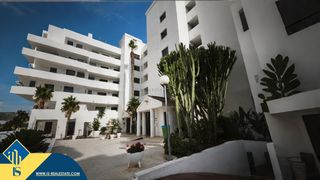 Pis a Las Viñas. Apartamento con piscina comunitaria, en la provincia de alicante