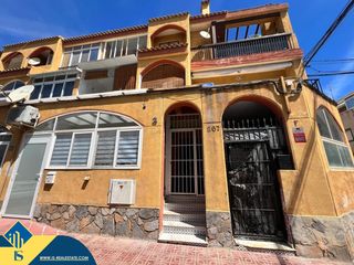 Flat in Avenida Habaneras - Curva de Palangre. Apartamento con terraza, en la provincia de alicante, en la ciud
