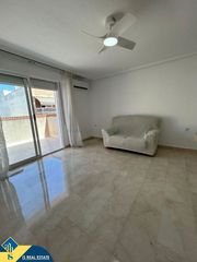 Apartament a El Molino. Apartamento con terraza en la provincia de alicante, en torrevie