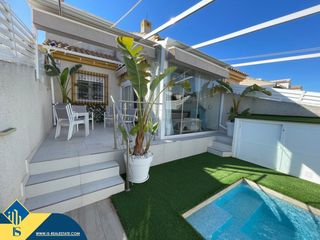 Casa a Pilar de la Horadada Ciudad. Casa con piscina privada en la provincia de alicante, en orihuel