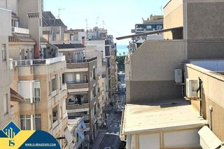 Penthouse in Centro - Muelle Pesquero. Ático con terraza en la provincia de alicante, en la localidad d
