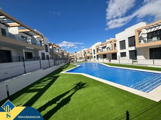 Pis a La Regia. Apartamento con piscina comunitaria, en la provincia de alicante