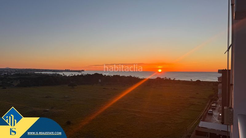 Foto ac20c3dd-3ce9-4961-8158-36d977151535. Àtic amb piscina a Punta Prima Torrevieja