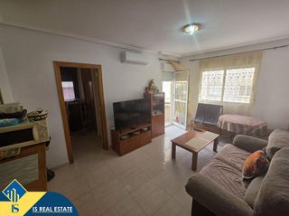 Appartement in Centro - Muelle Pesquero. Apartamento con terraza en la provincia de alicante, en torrevie
