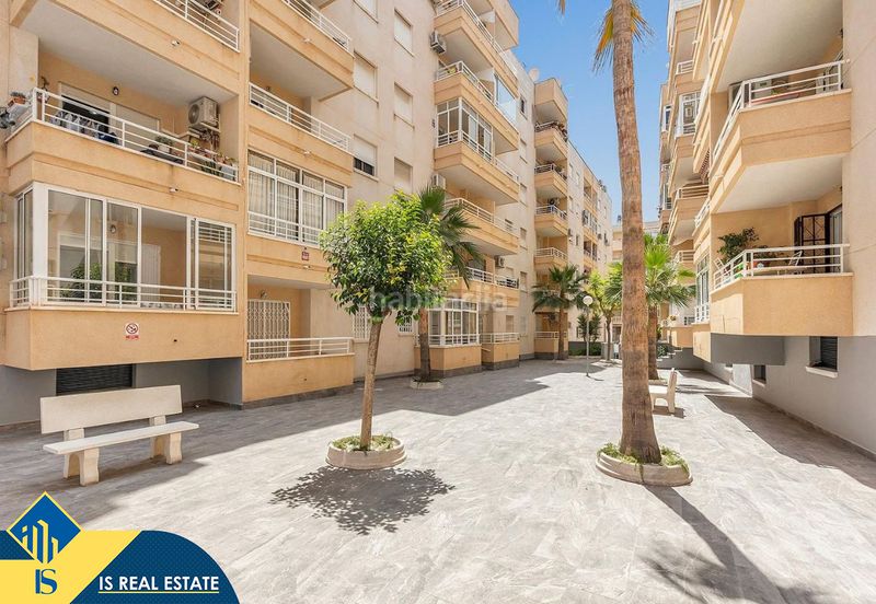 Foto 9f22bc73-7fc1-48c8-994c-cb233f339778. Àtic amb calefacció aparcament piscina a Las Piscinas Naturales Torrevieja