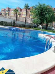 Apartament a Antonio Machado. Apartamento reformado con piscina comunitaria, en la provincia d
