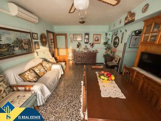 Apartamento en Pueblo. Apartamento con terraza en guardamar del segura, provincia de al
