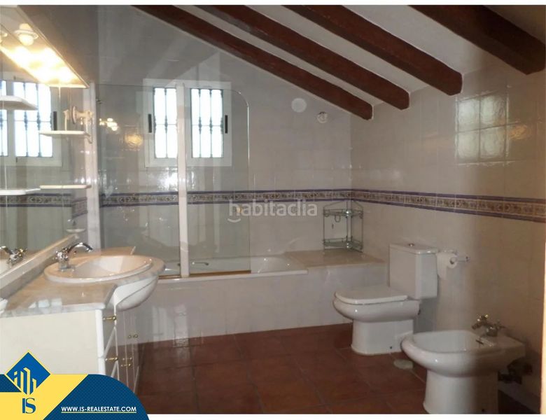 Foto a69f179f-0905-4bbe-93b8-717a8ff3ff26. Xalet amb aparcament a Redován