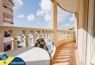Apartament a Parque de las Naciones. Apartamento con terraza en la provincia de alicante, en torrevie