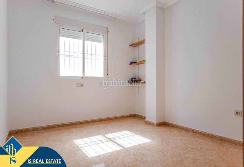 Foto 0d759497-7f1d-4ae5-9c8c-b09fa47f4c18. Àtic amb calefacció piscina a Centro - Muelle Pesquero Torrevieja
