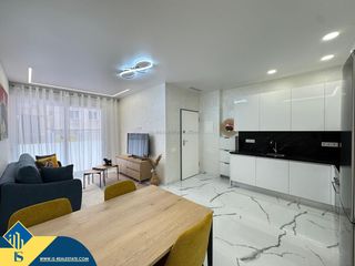 Pis a Zona Playa del Cura. Apartamento reformado con terraza, en la provincia de alicante,