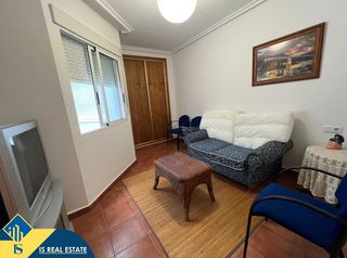 Apartament a Parque de las Naciones. Apartamento con terraza en la provincia de alicante, en torrevie