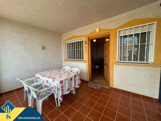 Etagenwohnung in Los Balcones y los Altos. Apartamento con piscina comunitaria, en la provincia de alicante