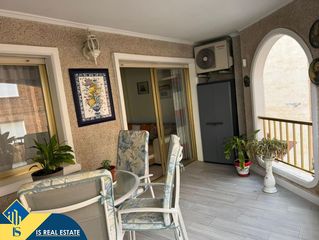 Apartament a Zona Playa de los Locos. Apartamento reformado con terraza, en la provincia de alicante,