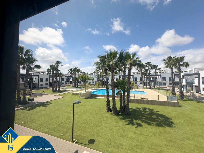 Foto 6fa573be-3837-4932-89d1-dfc2a97b3ccc. Casa amb piscina a La Zenia Orihuela
