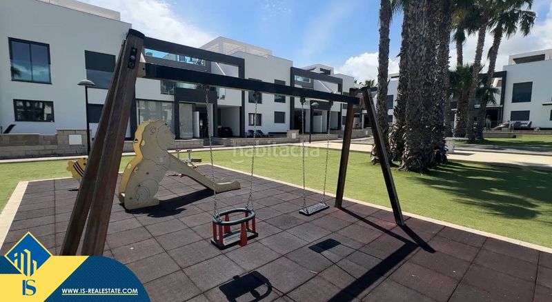 Foto 75830a6a-9e50-4b8c-82ed-57c1a99e7c83. Casa amb piscina a La Zenia Orihuela