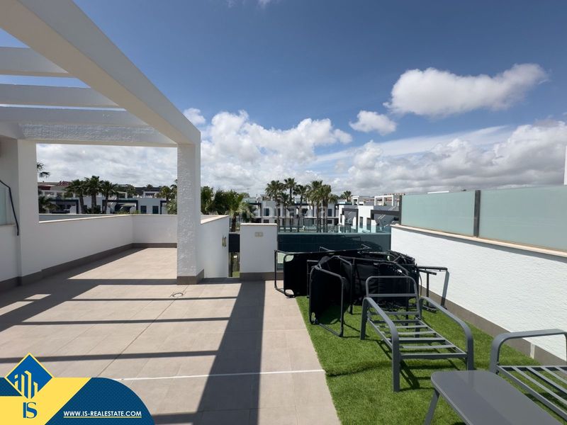 Foto aca09aaa-d598-4022-b387-34545c46e87f. Casa amb piscina a La Zenia Orihuela