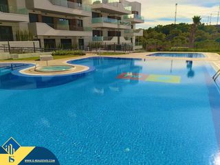 Etagenwohnung in Villamartín-Las Filipinas. Apartamento con piscina comunitaria, en la provincia de alicante